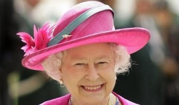 La regina Elisabetta sul ‘Trono di Spade’