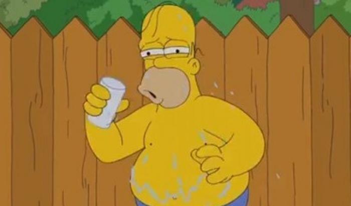 Homer Simpson fa la doccia per l'Ice Bucket Challenge