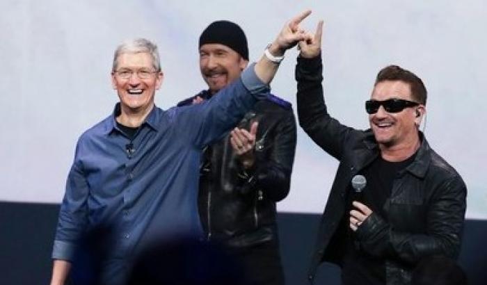 Apple, sul palco anche gli U2