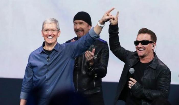 Apple rimuove l'album degli U2 dalle librerie di iTunes