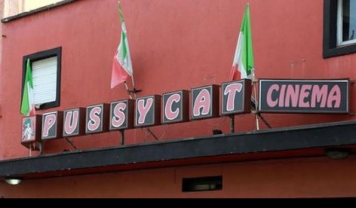 Milano, addio al Pussycat: l'ultimo cinema porno della città