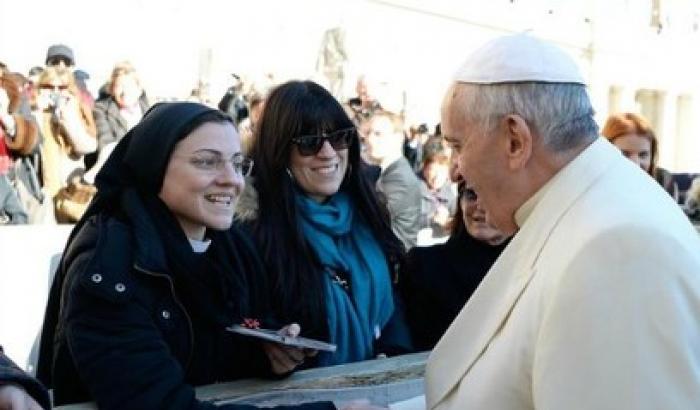 Suor Cristina va dal Papa: gli regala il suo primo cd