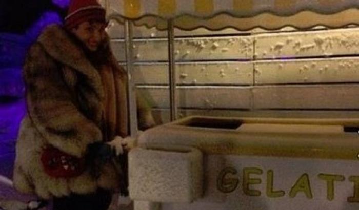 Arisa su Facebook in pelliccia: proteste degli animalisti