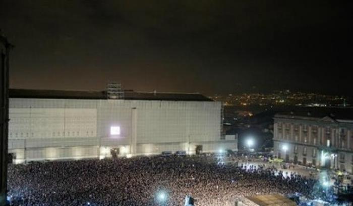 Napoli, in 100.000 ai funerali di Pino Daniele