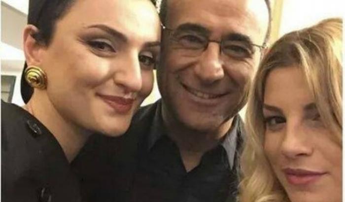 Sanremo: il selfie di Emma, Arisa e Carlo