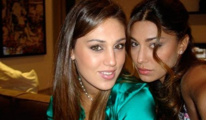 Belen: sono fiera di mia sorella nuda all'Isola dei famosi Belen: sono fiera di mia sorella nuda all'Isola dei famosi