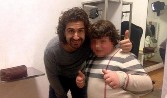 Sanremo, Siani annoia: battute datate e inutili sfottò Sanremo, Siani annoia: battute datate e inutili sfottò