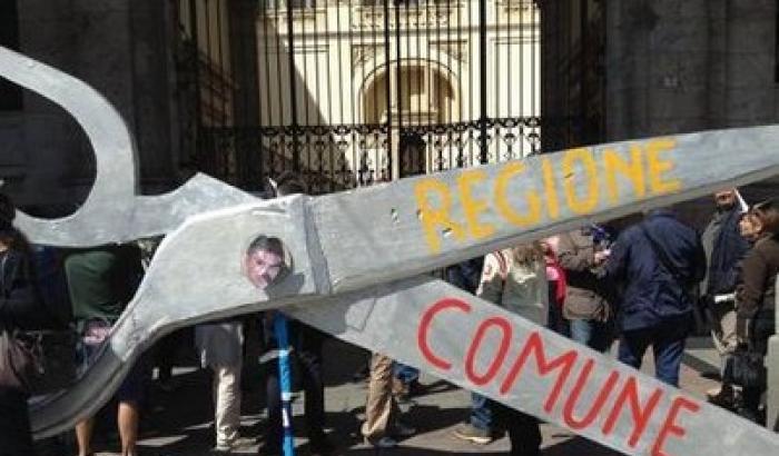 Cagliari, i lavoratori del Lirico protestano a suon di pentole