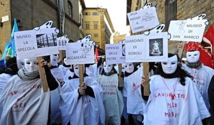 Firenze, i lavoratori-fantasma contestano il ministro Franceschini