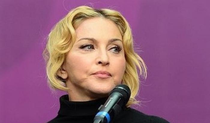 Madonna: non vale la pena denunciare uno stupro, troppo umiliante