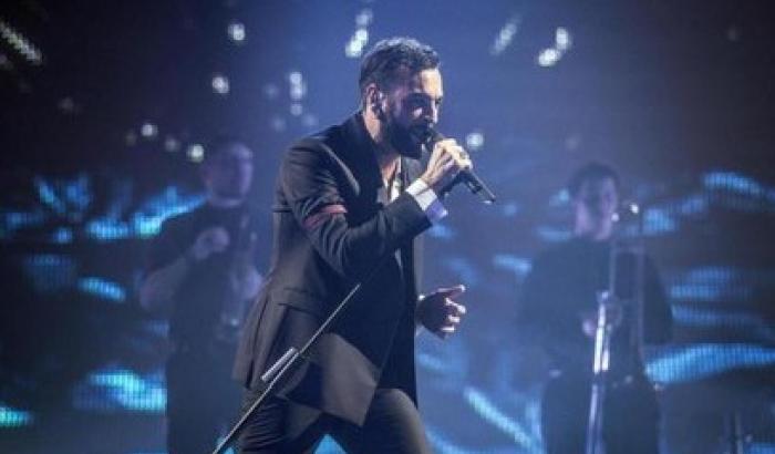 Nel tour di Mengoni protagonisti sono la musica e gli smartphone