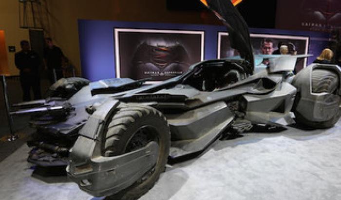 Ecco la spettacolare Batmobile, presentata a Las Vegas