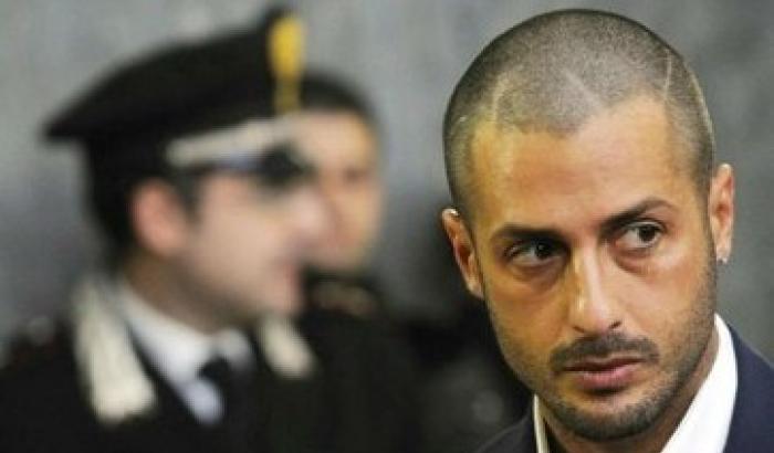 Corona lascia il carcere: andrà in comunità da Don Mazzi