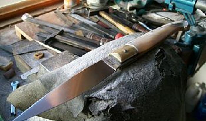 Razzismo culturale Rai: le donne sarde comprano il coltello per l'assassinio?