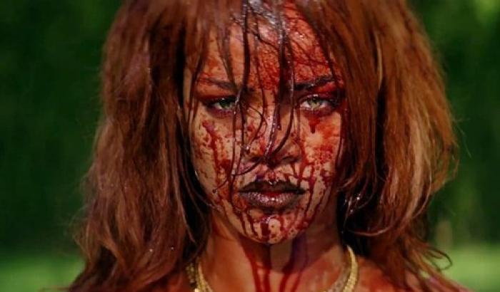 Animalisti contro Rihanna e le sue pellicce: vergognati