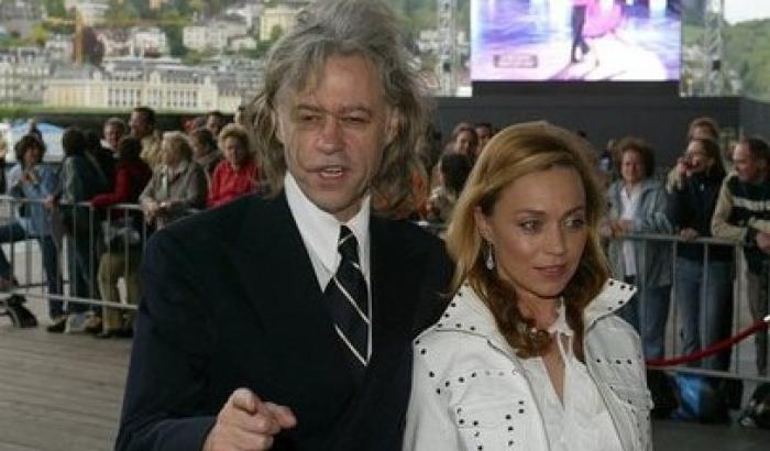 Il musicista Bob Geldof offre le sue case ai rifugiati