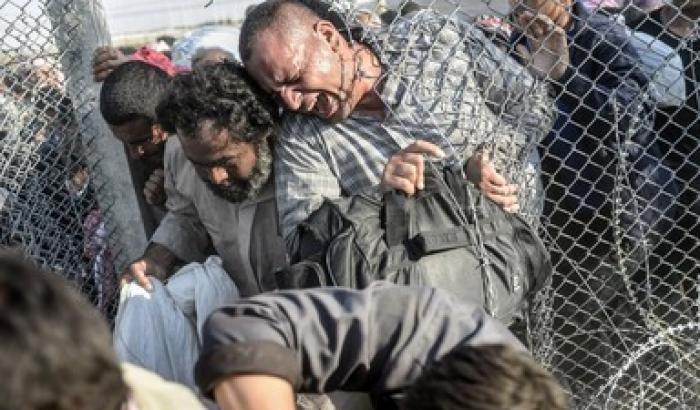 Visa d'Or al fotoreporter che ha immortalato il dramma dei migranti siriani
