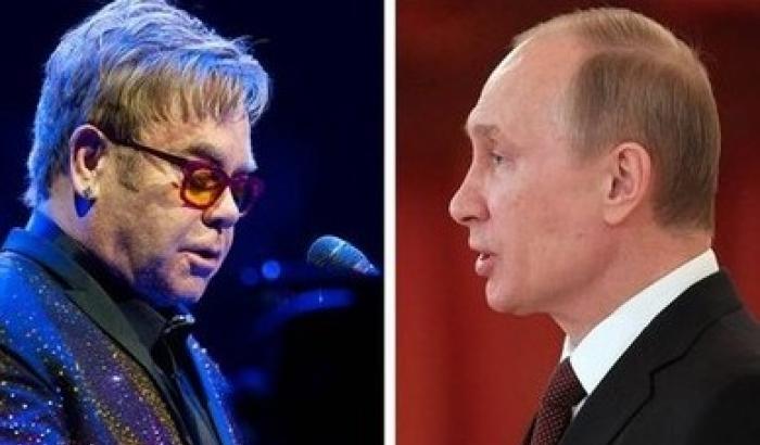 Putin: vorrei incontrare Elton John! Questa volta non è uno scherzo