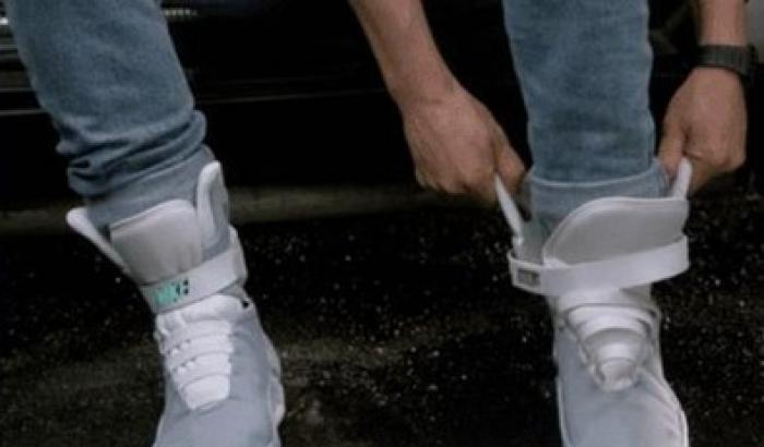 Michael J. Fox indossa le Nike Mag di Ritorno al futuro