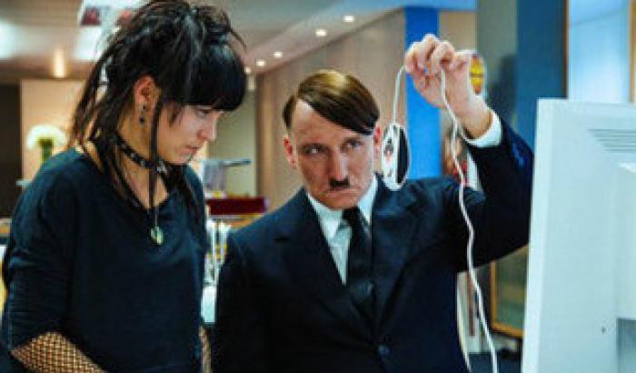 Lui è tornato: il grottesco ritorno di Hitler ai nostri giorni