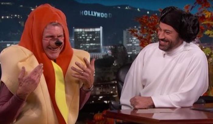 Harrison Ford parla di Star Wars vestito da hot dog