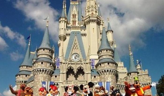 Francia: Disneyland chiuso fino a martedì