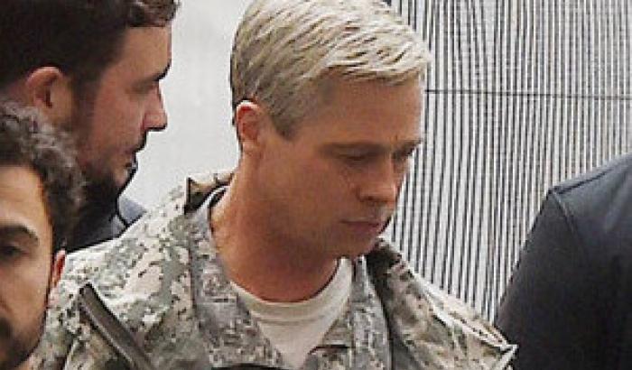 Brad Pitt: biondo platino per War Machine