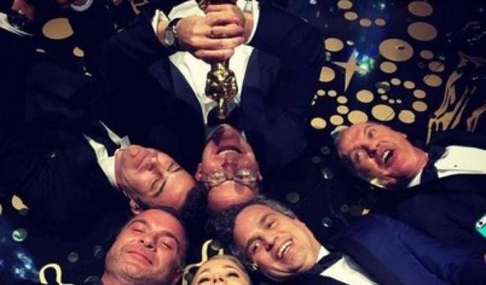 Oscar 2016, il selfie della vittoria del cast di Spotlight