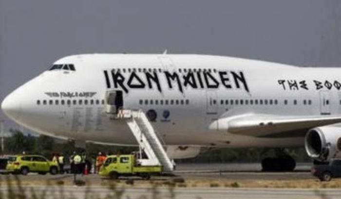 Incidente in pista per l’aereo degli Iron Maiden