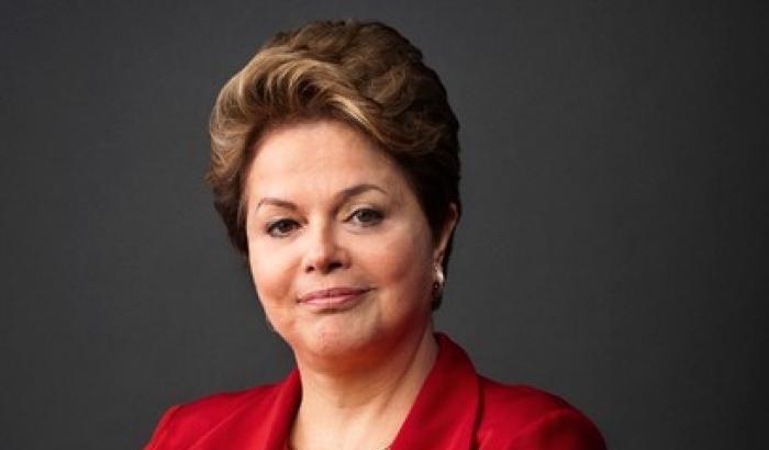 Brasile, l'attore chiama ladra Dilma Rousseff: musical interrotto