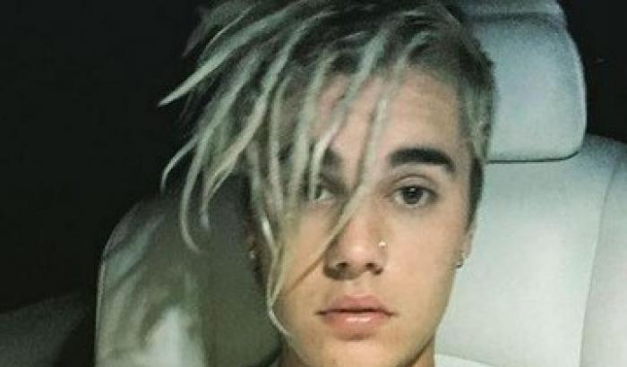 Nuovo look per Justin Bieber: dai capelli lisci ai dreadlocks