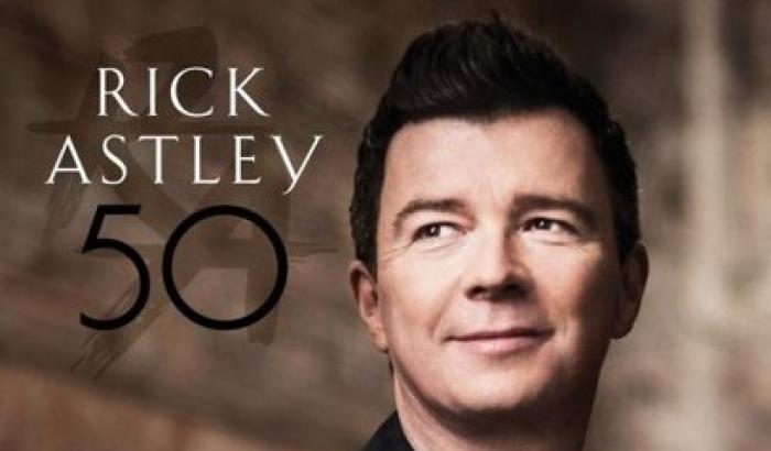 Il ritorno di Rick Astley: un album per i 50 anni