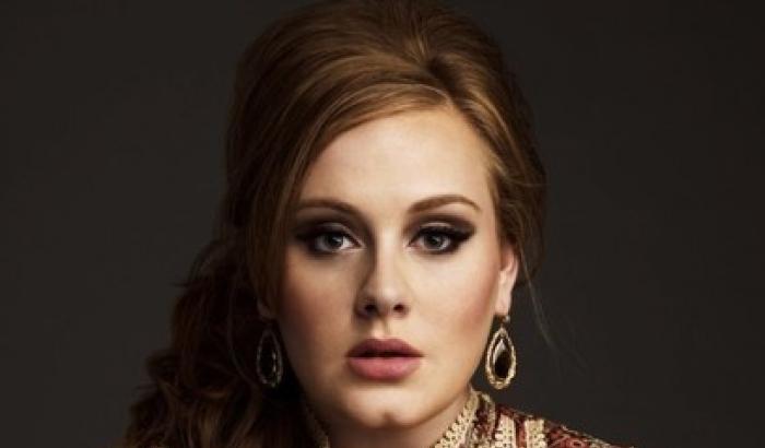 Adele, l'artista più pagata di sempre: la Sony le offre 90 milioni di sterline