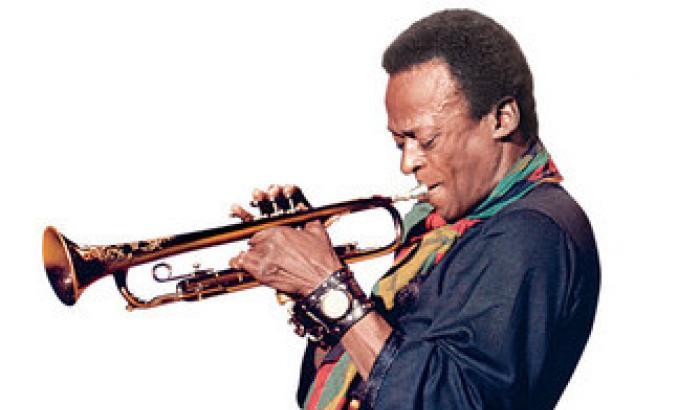90 anni fa nasceva Miles Davis: il suo talento folle rivoluzionò il jazz