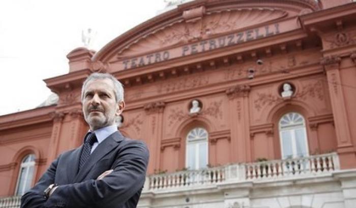 Carofiglio: "Il teatro Petruzzelli rischia la liquidazione"