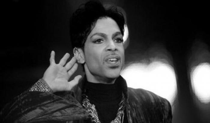 Svelato il mistero: Prince morto per una overdose di oppiacei