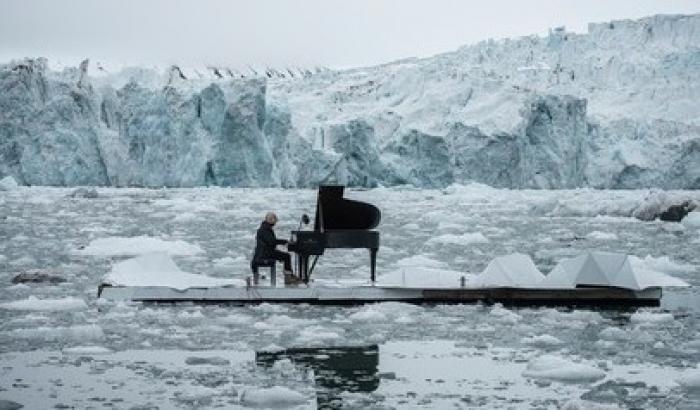 Einaudi con  Greenpeace: suona tra i ghiacci per salvare l'Artico