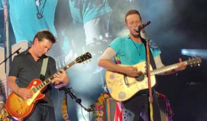 I Coldplay suonano brani di "Ritorno al Futuro" con Michael J. Fox