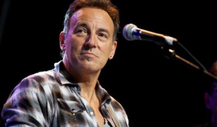 Il sociale chiama, Bruce Springsteen "risponde"