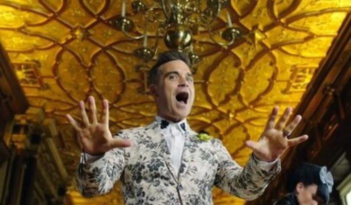 Robbie Williams nel mirino della Russia: "Su di noi solo stereotipi"