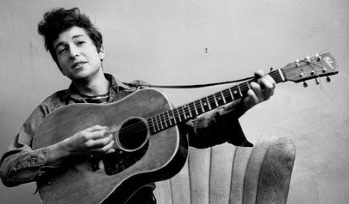 Bob Dylan ieri in concerto ma neppure una parola sul Premio Nobel