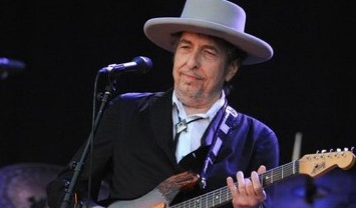 Bob Dylan cambia idea: tolta dal sito la citazione al Nobel