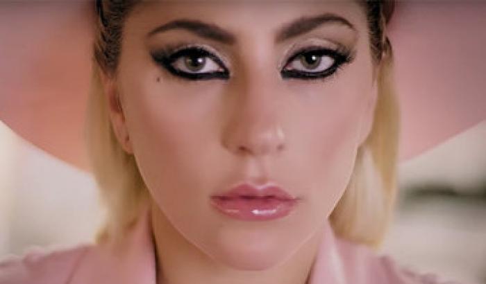 Lady Gaga, arriva il video di 'Million Reasons'