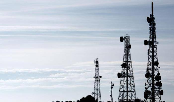 Banda larga, Telecom e le misteriose scelte del governo