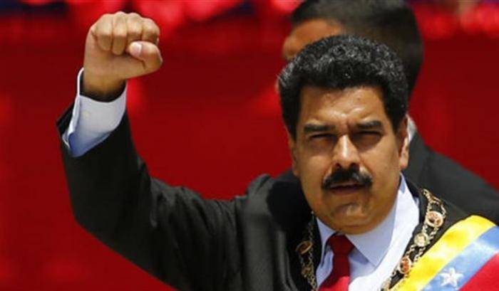 Maduro remixa "Despacito" e Fonsi lo diffida