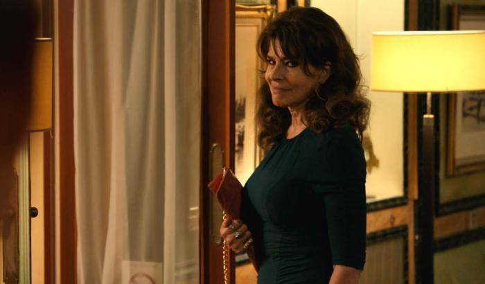 Fanny Ardant cambia sesso nel film "Lola Pater" al Festival di Locarno