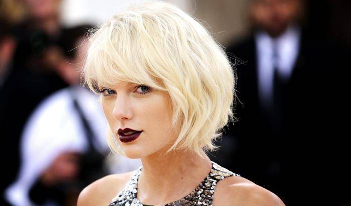 Taylor Swift vince nella causa per molestie: il giudice dà ragione alla pop star