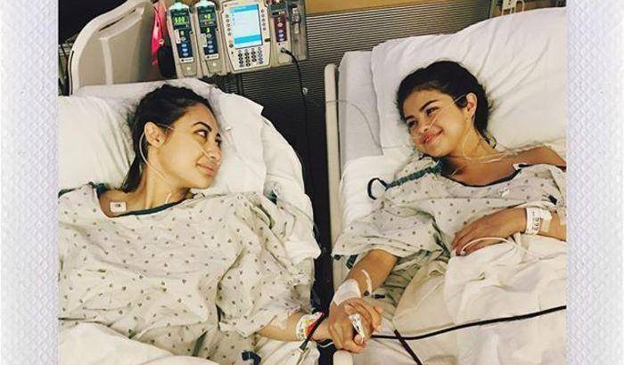 Selena Gomez costretta al trapianto, la sua migliore amica le dona un rene