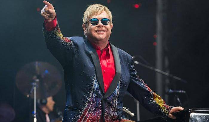 Elton John: con 'Diamonds' la raccolta definitiva dei suoi successi