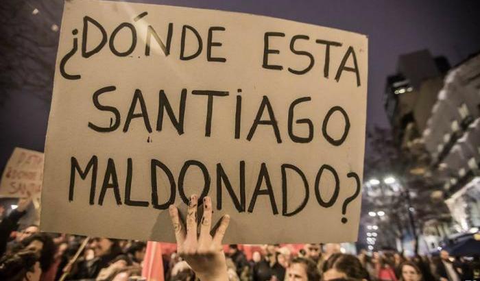 Argentino desaparecido: Bono vicino alla famiglia di Maldonado